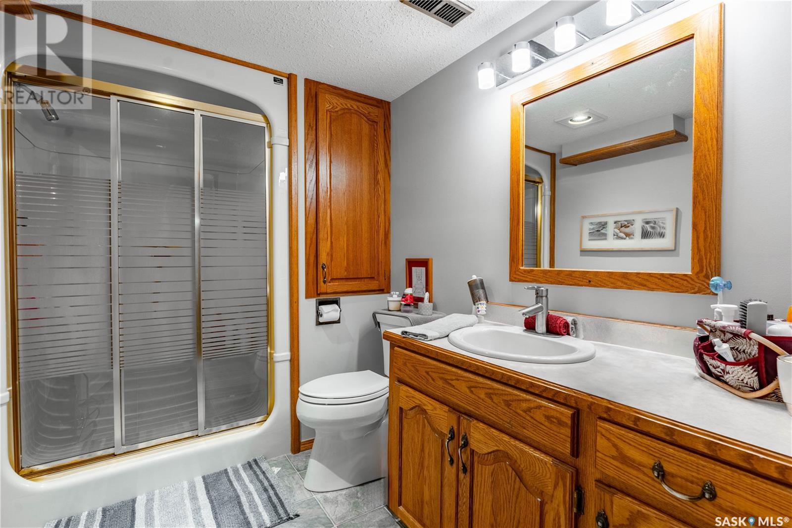 Photo 31 of 804 Eastview Avenue, Regina SK