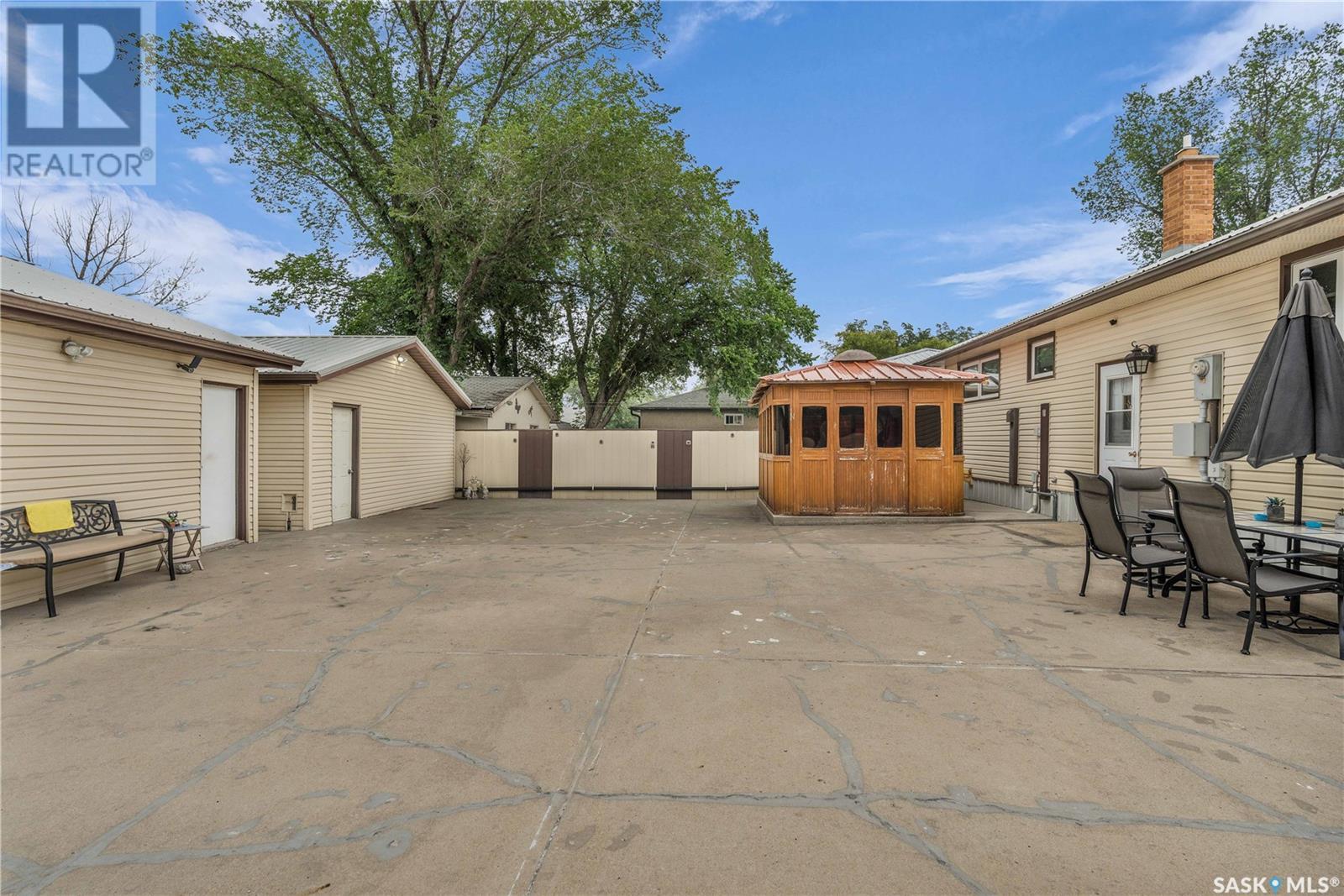 Photo 38 of 804 Eastview Avenue, Regina SK