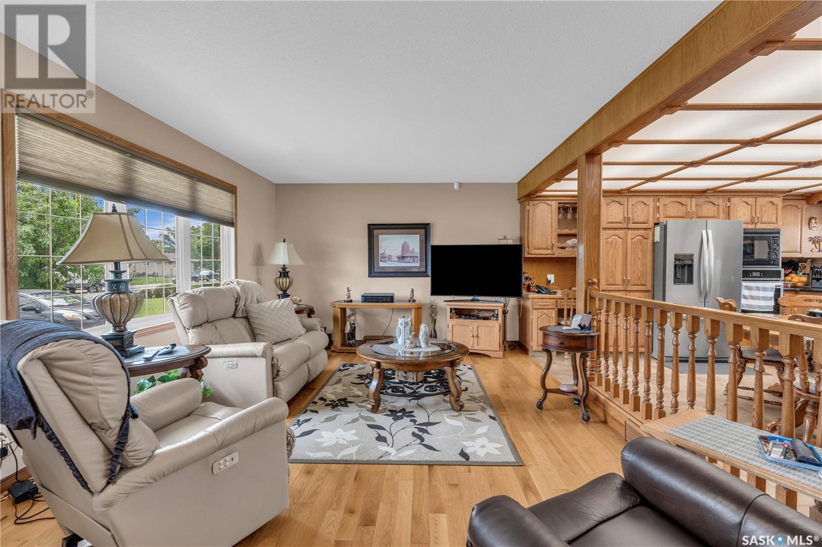 Photo 6 of 804 Eastview Avenue, Regina SK
