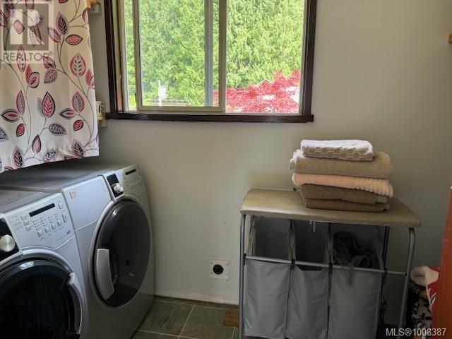 Photo 13 of 4520 Byng Rd, Port Hardy BC