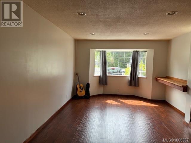 Photo 7 of 4520 Byng Rd, Port Hardy BC