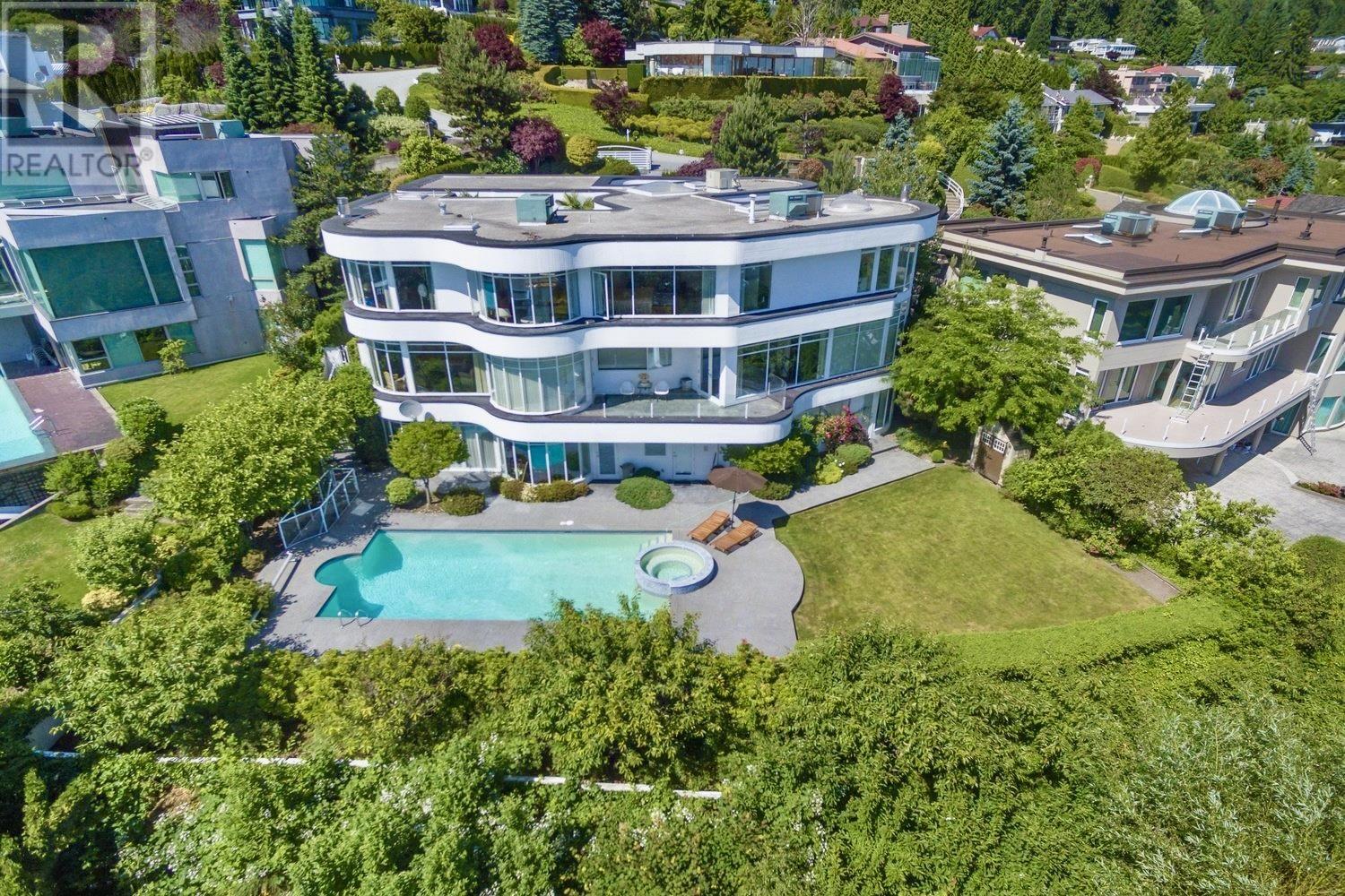 Photo 4 of 1488 Chartwell Drive, West Vancouver BC