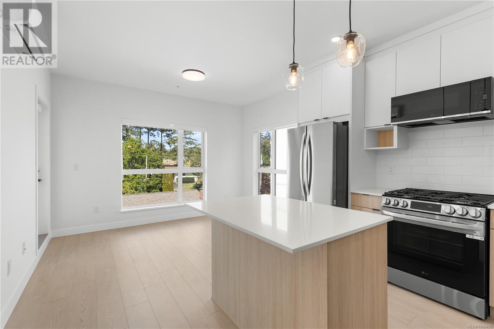 Photo 5 of 417 2629 Millstream Rd, Langford BC