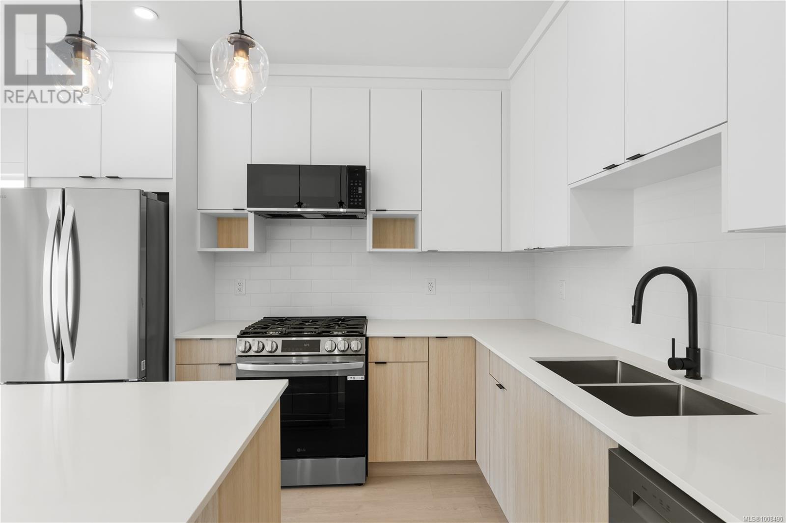 Photo 17 of 417 2629 Millstream Rd, Langford BC