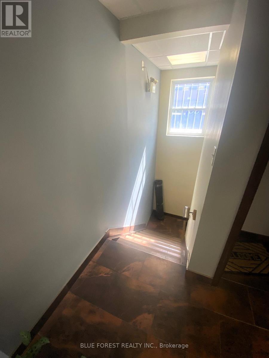 Photo 17 of 670 Goyeau Street, Windsor ON