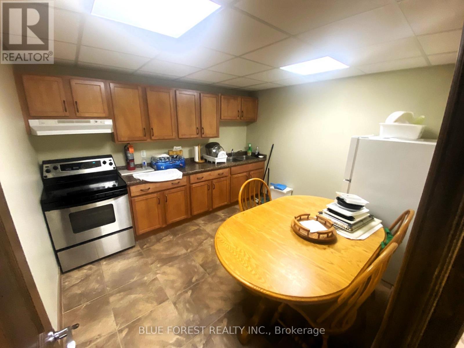 Photo 36 of 670 Goyeau Street, Windsor ON