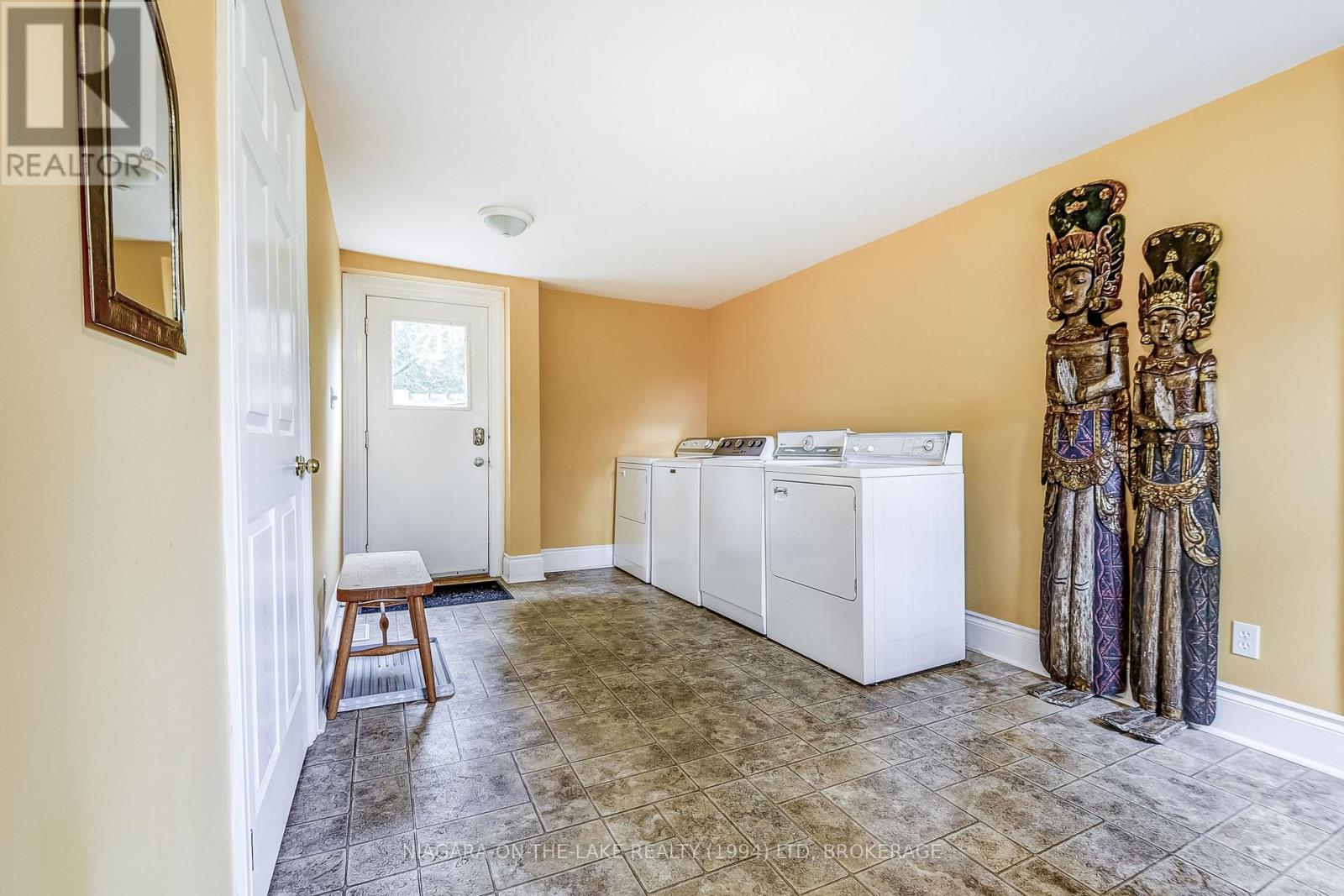 Photo 32 of 129 Victoria Street, Niagaraonthelake ON