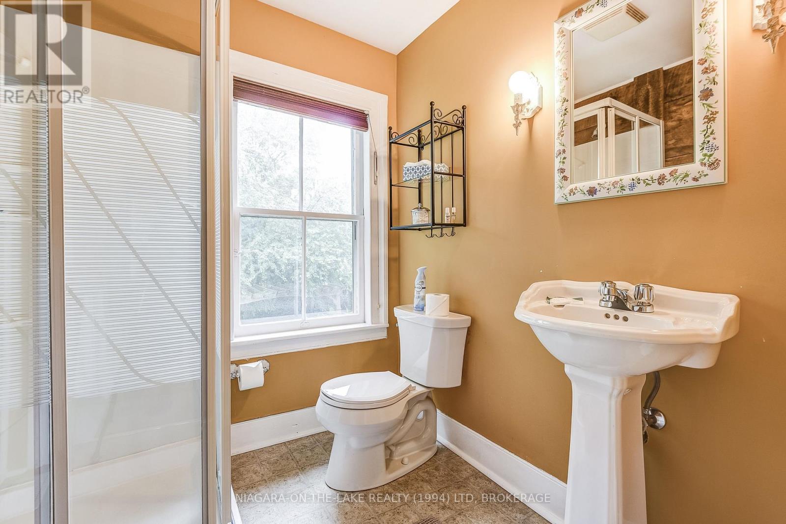 Photo 23 of 129 Victoria Street, Niagaraonthelake ON