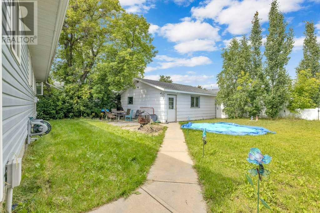 Photo 8 of 4018 39 A Avenueclose, Ponoka AB