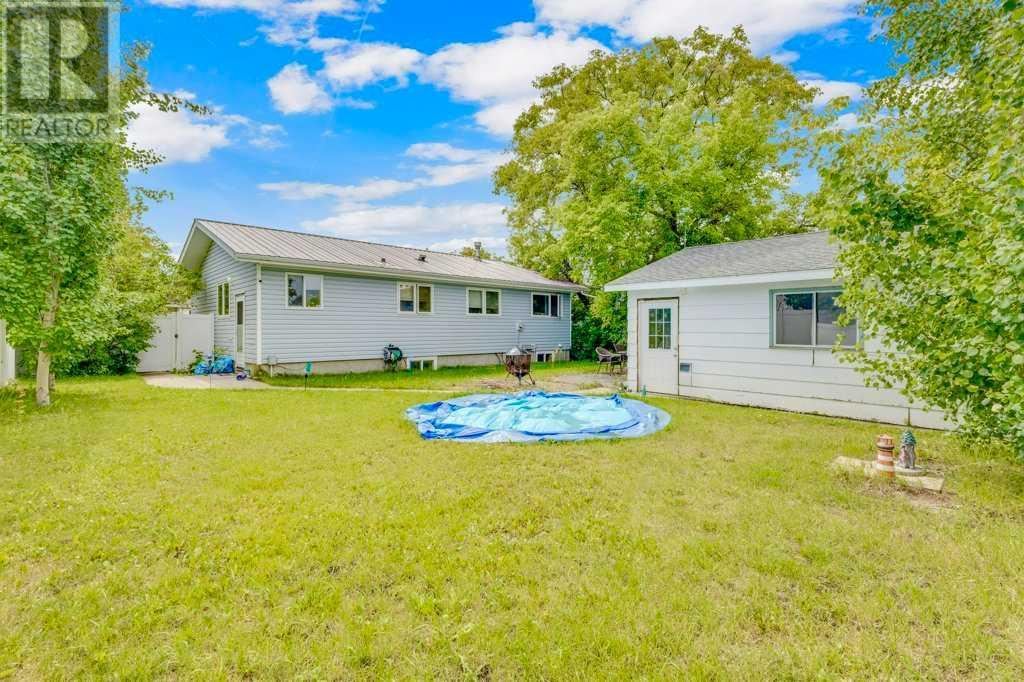 Photo 3 of 4018 39 A Avenueclose, Ponoka AB