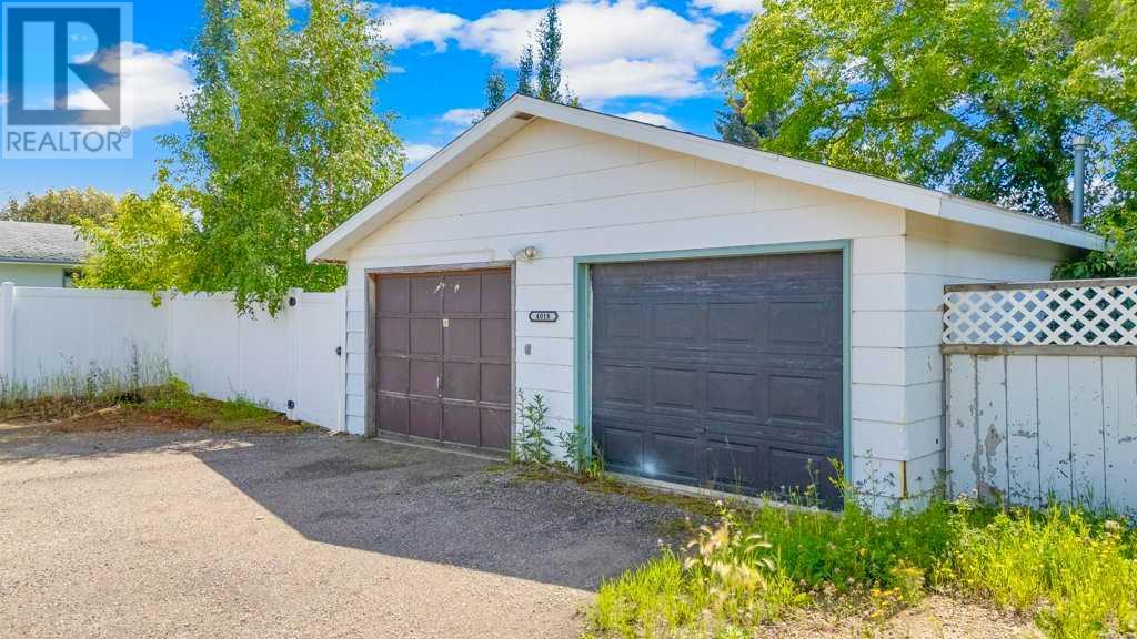 Photo 2 of 4018 39 A Avenueclose, Ponoka AB