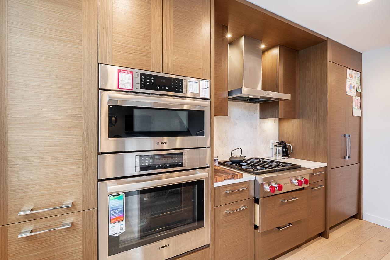 TH1 1439 GEORGE STREET, White Rock