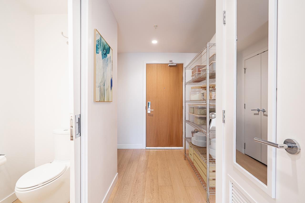 TH1 1439 GEORGE STREET, White Rock