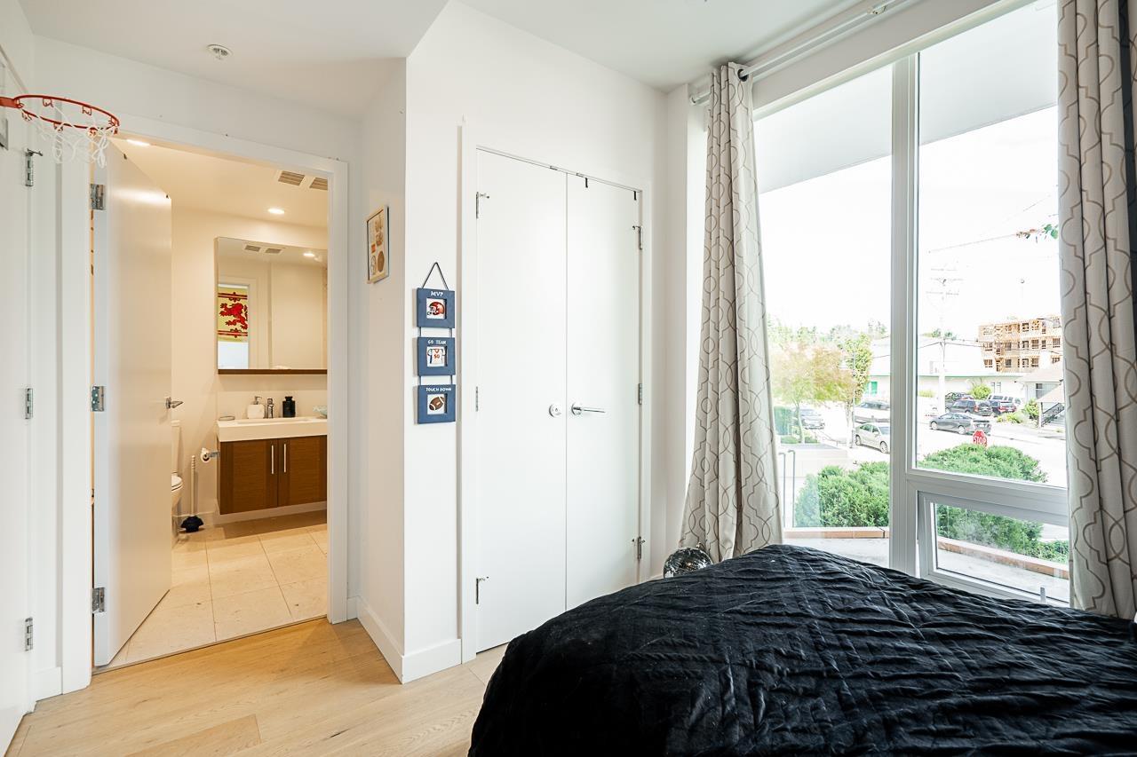 TH1 1439 GEORGE STREET, White Rock