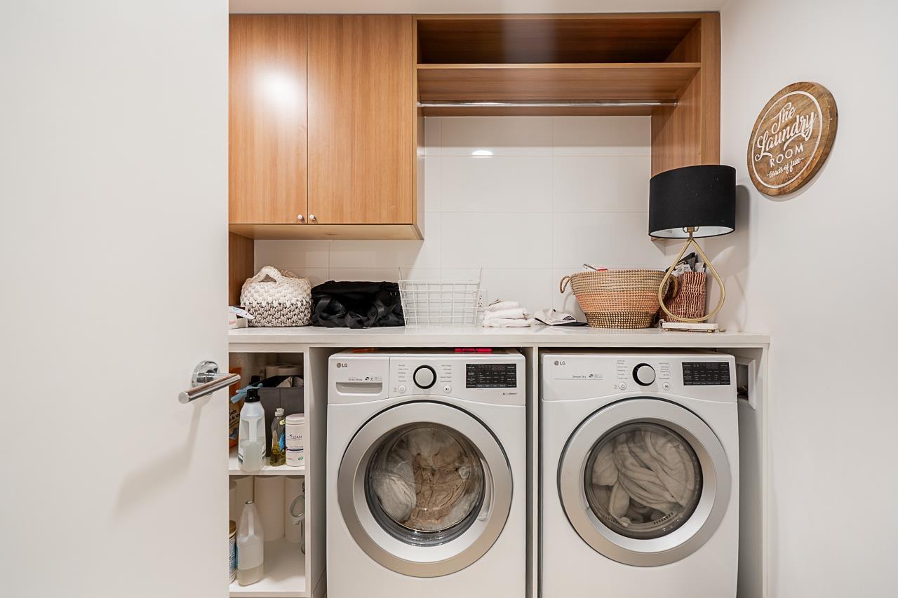 TH1 1439 GEORGE STREET, White Rock