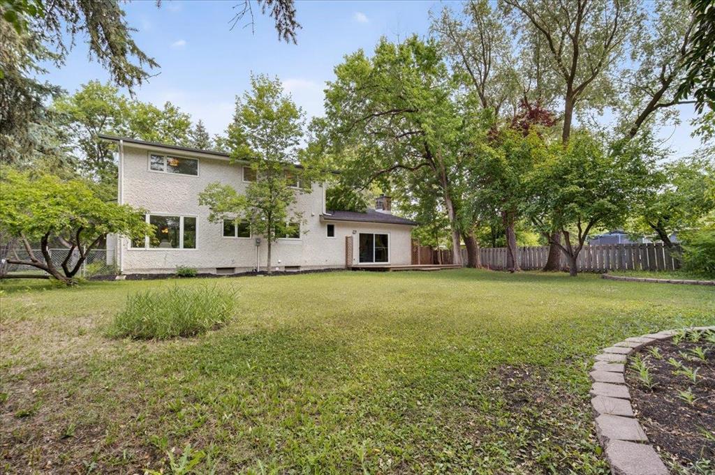 Photo 47 of 178 Mcquaker Drive, Winnipeg MB