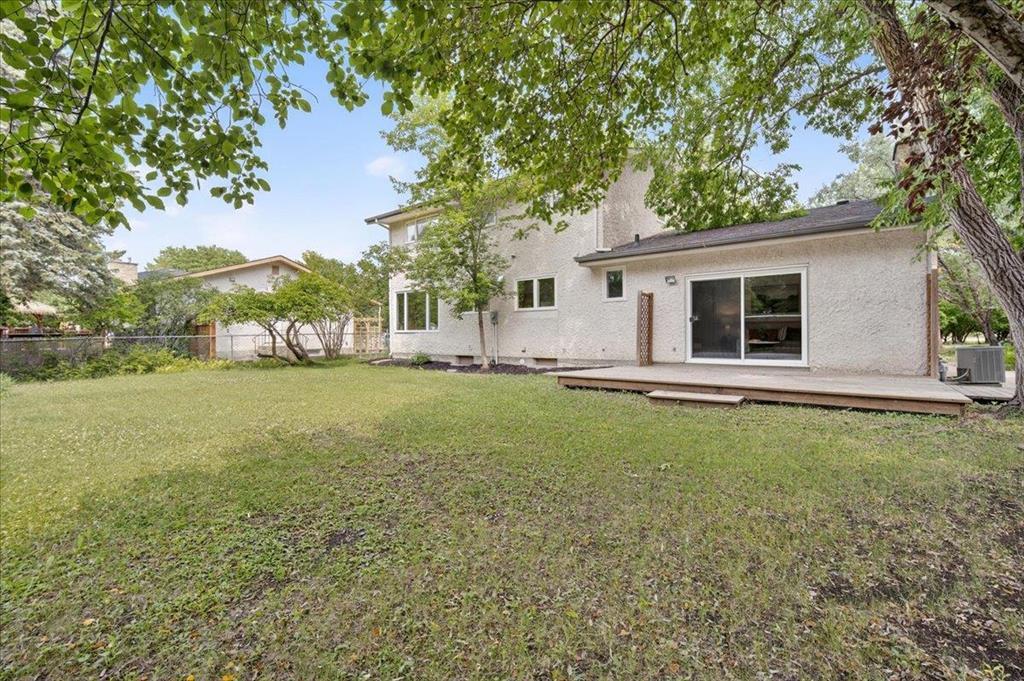 Photo 46 of 178 Mcquaker Drive, Winnipeg MB