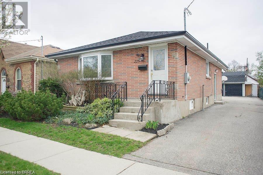 Photo 6 of 225 Chatham Street Unit Upper, Brantford ON