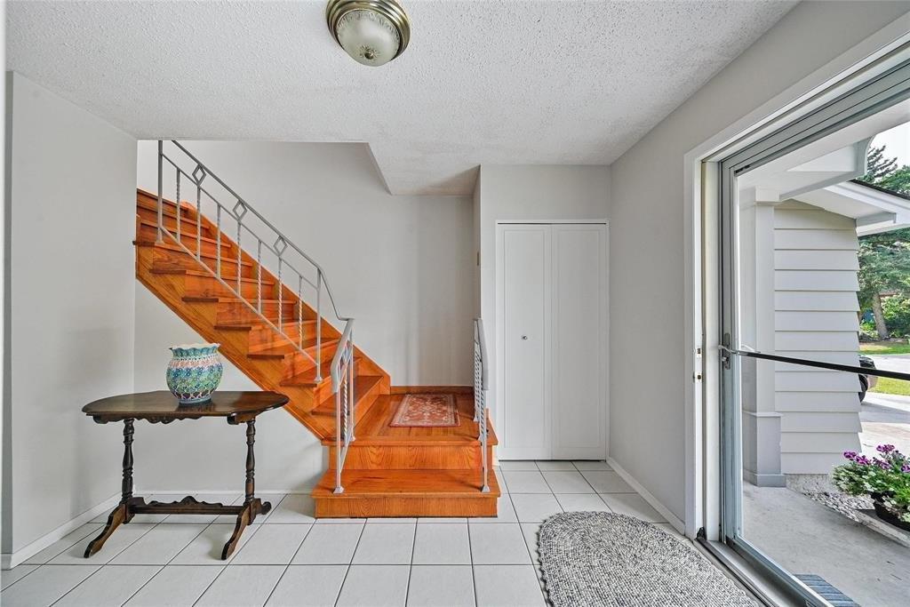 Photo 2 of 78 Linacre Road, Winnipeg MB