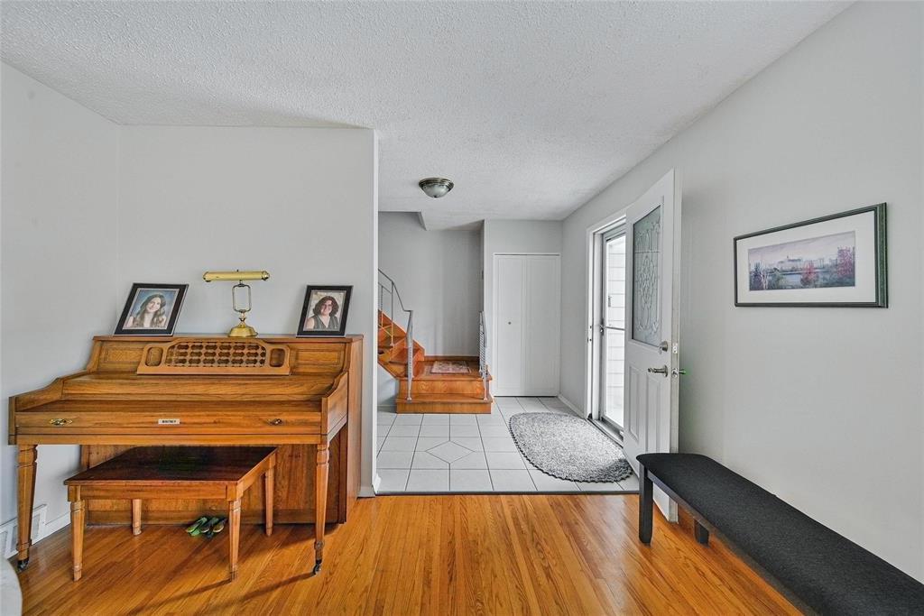 Photo 3 of 78 Linacre Road, Winnipeg MB