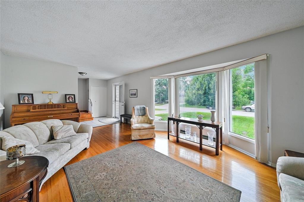 Photo 6 of 78 Linacre Road, Winnipeg MB