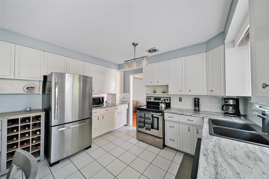 Photo 9 of 78 Linacre Road, Winnipeg MB