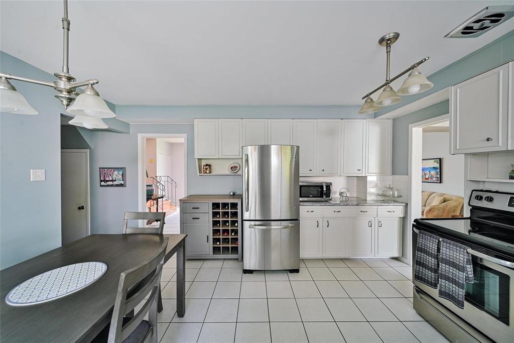 Photo 10 of 78 Linacre Road, Winnipeg MB