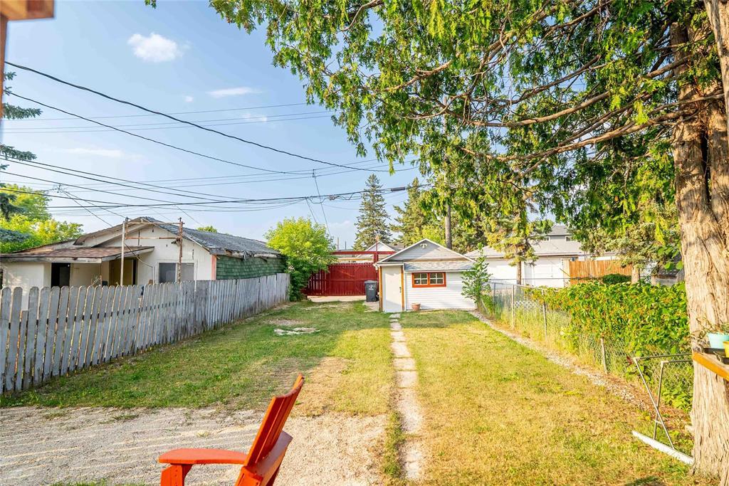 Photo 32 of 971 College Avenue, Winnipeg MB