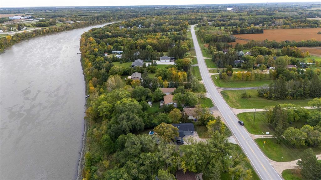 Photo 7 of 7568 Henderson Highway, Lockport MB