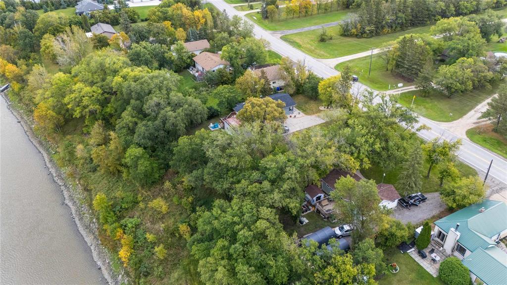 Photo 10 of 7568 Henderson Highway, Lockport MB