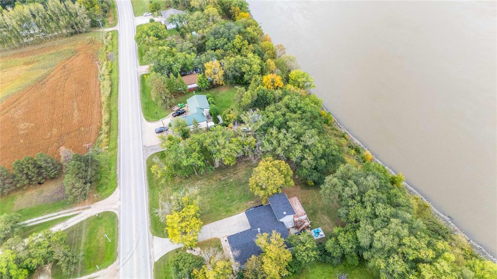 Photo 5 of 7568 Henderson Highway, Lockport MB