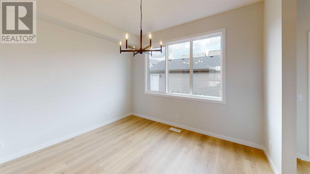 Photo 3 of 1465 Rangeview Drive Se, Calgary AB