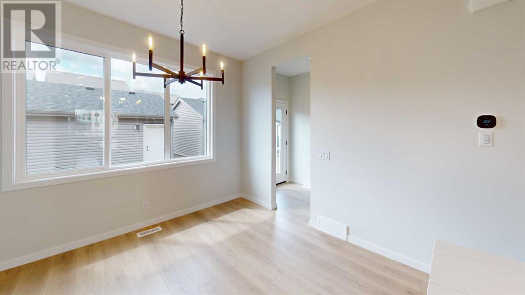 Photo 8 of 1465 Rangeview Drive Se, Calgary AB