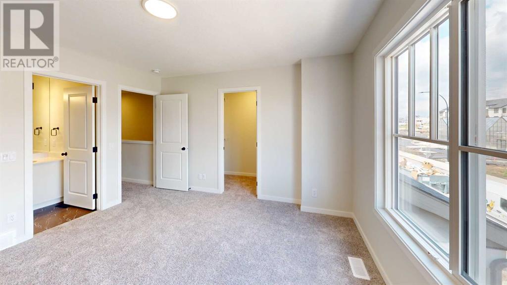 Photo 4 of 1465 Rangeview Drive Se, Calgary AB