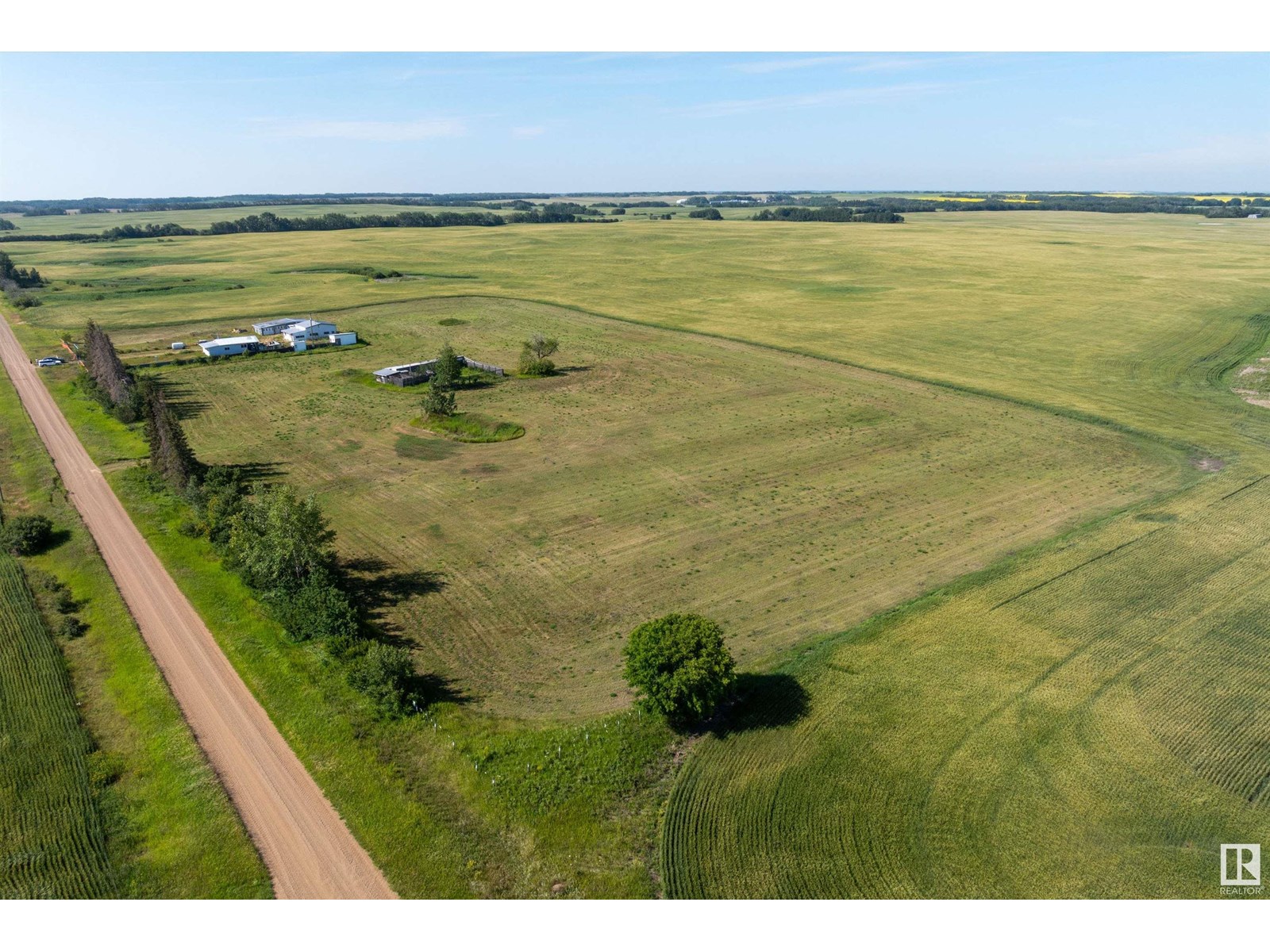 Photo 2 of 534072 Range Road 85, Rural Two Hills County AB