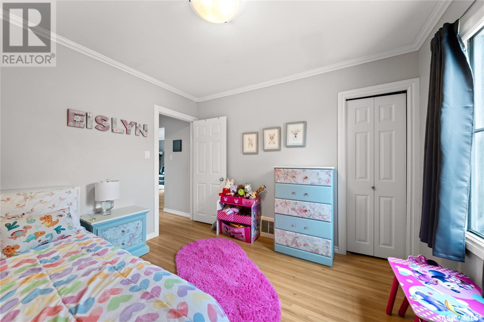 Single Family House Raised bungalow for Sale in  York STREET Regina 