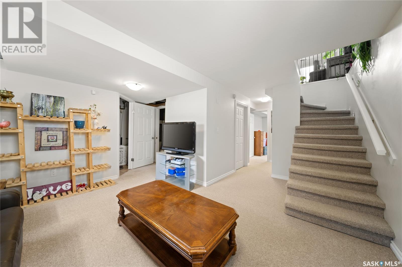 Single Family House Raised bungalow for Sale in  York STREET Regina 
