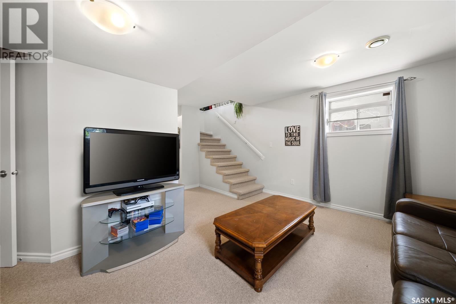 Single Family House Raised bungalow for Sale in  York STREET Regina 
