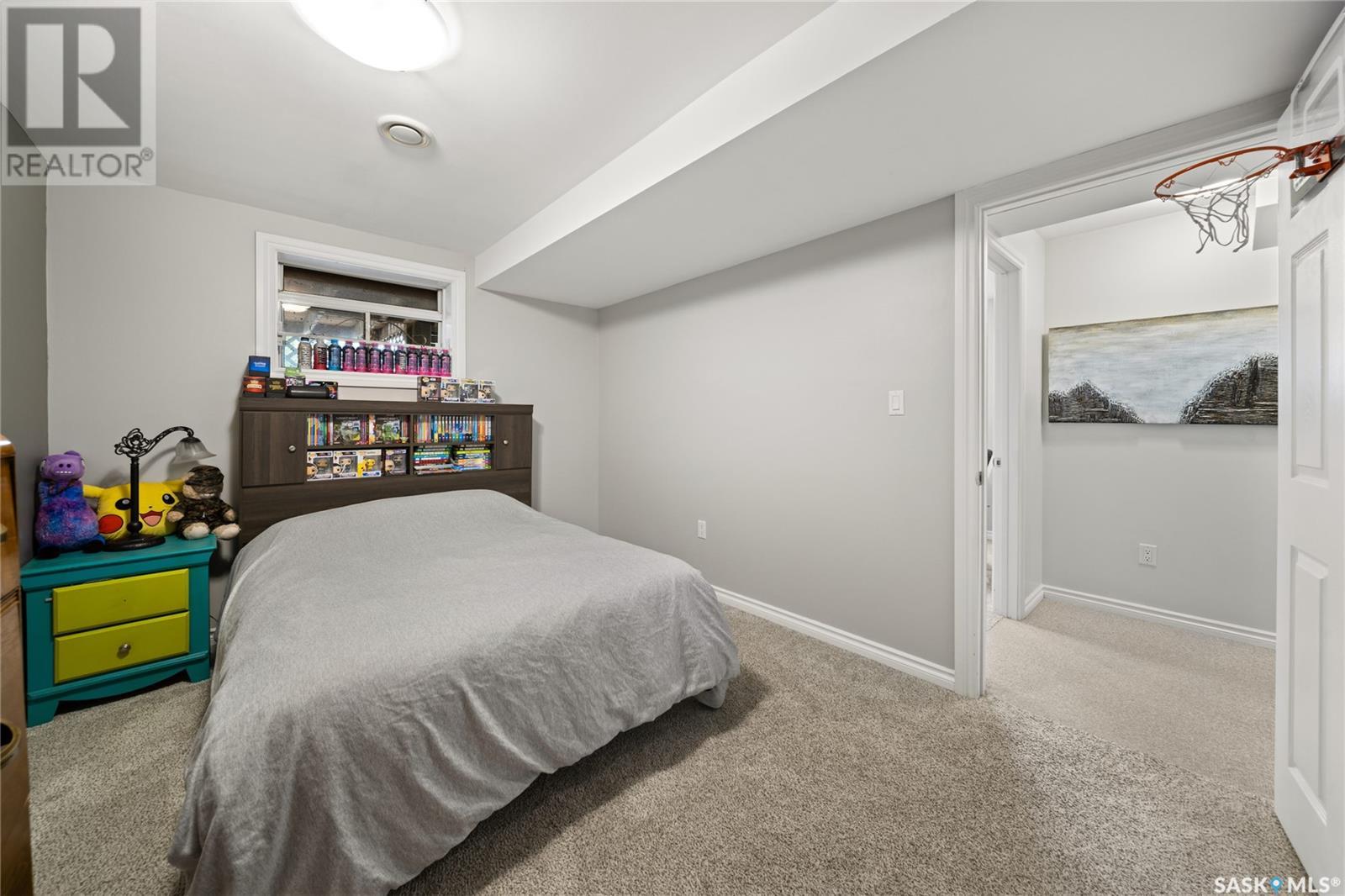 Single Family House Raised bungalow for Sale in  York STREET Regina 