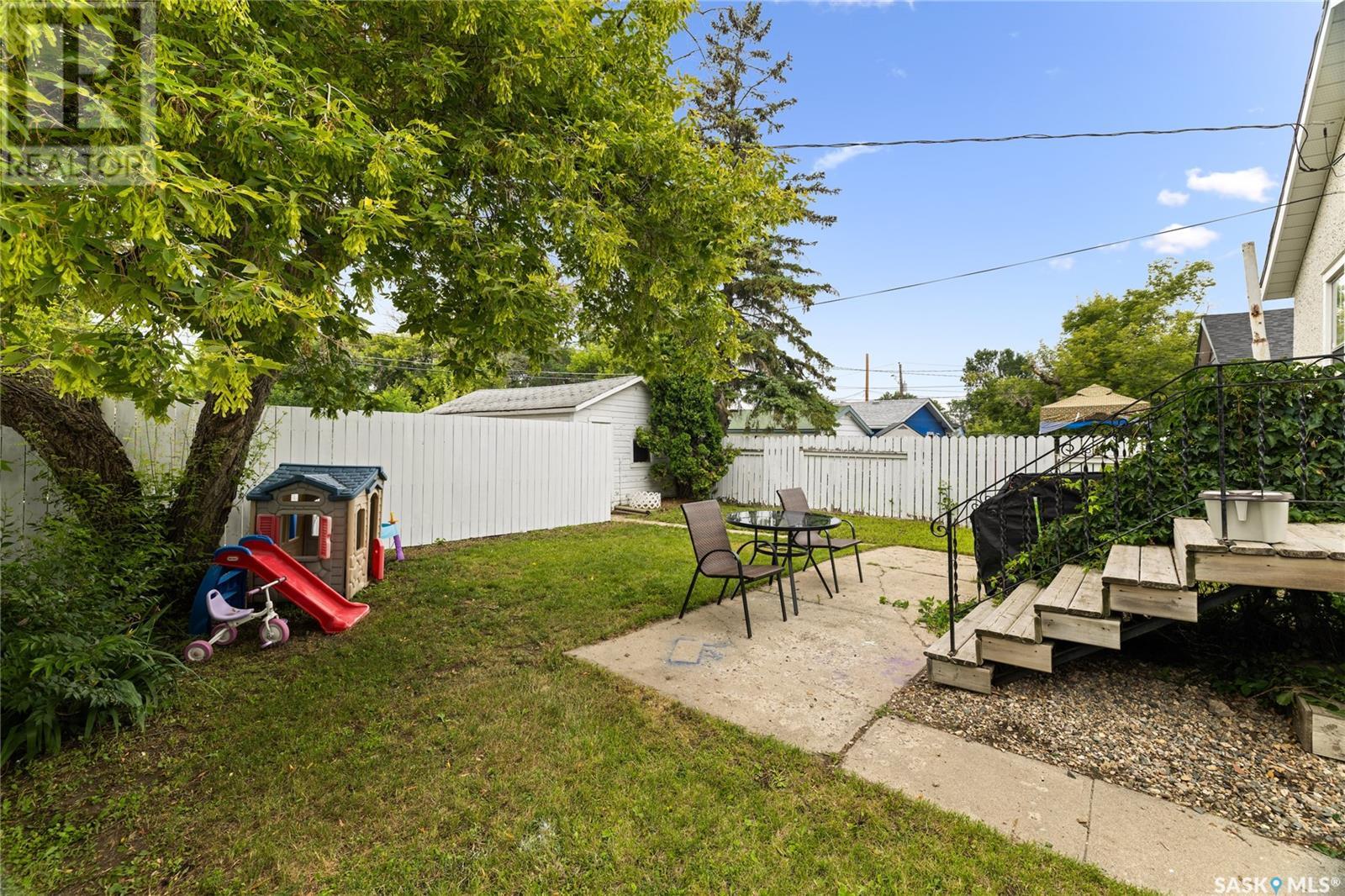 Single Family House Raised bungalow for Sale in  York STREET Regina 
