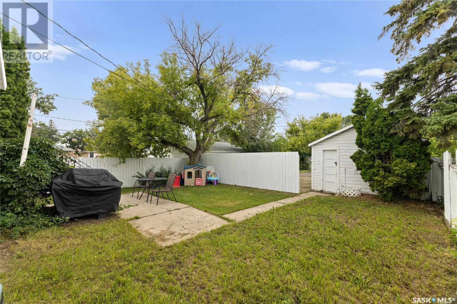 Single Family House Raised bungalow for Sale in  York STREET Regina 