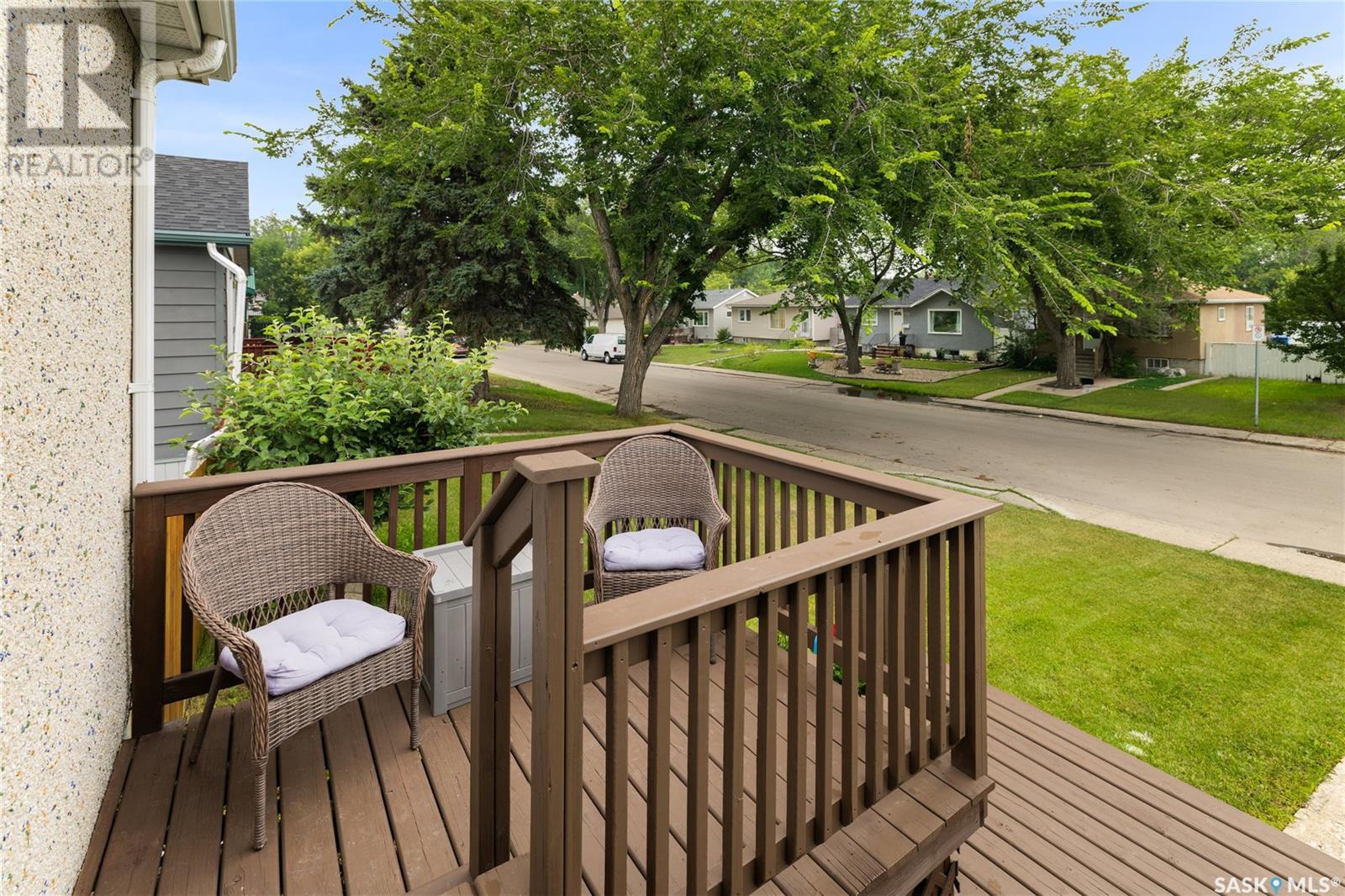 Single Family House Raised bungalow for Sale in  York STREET Regina 