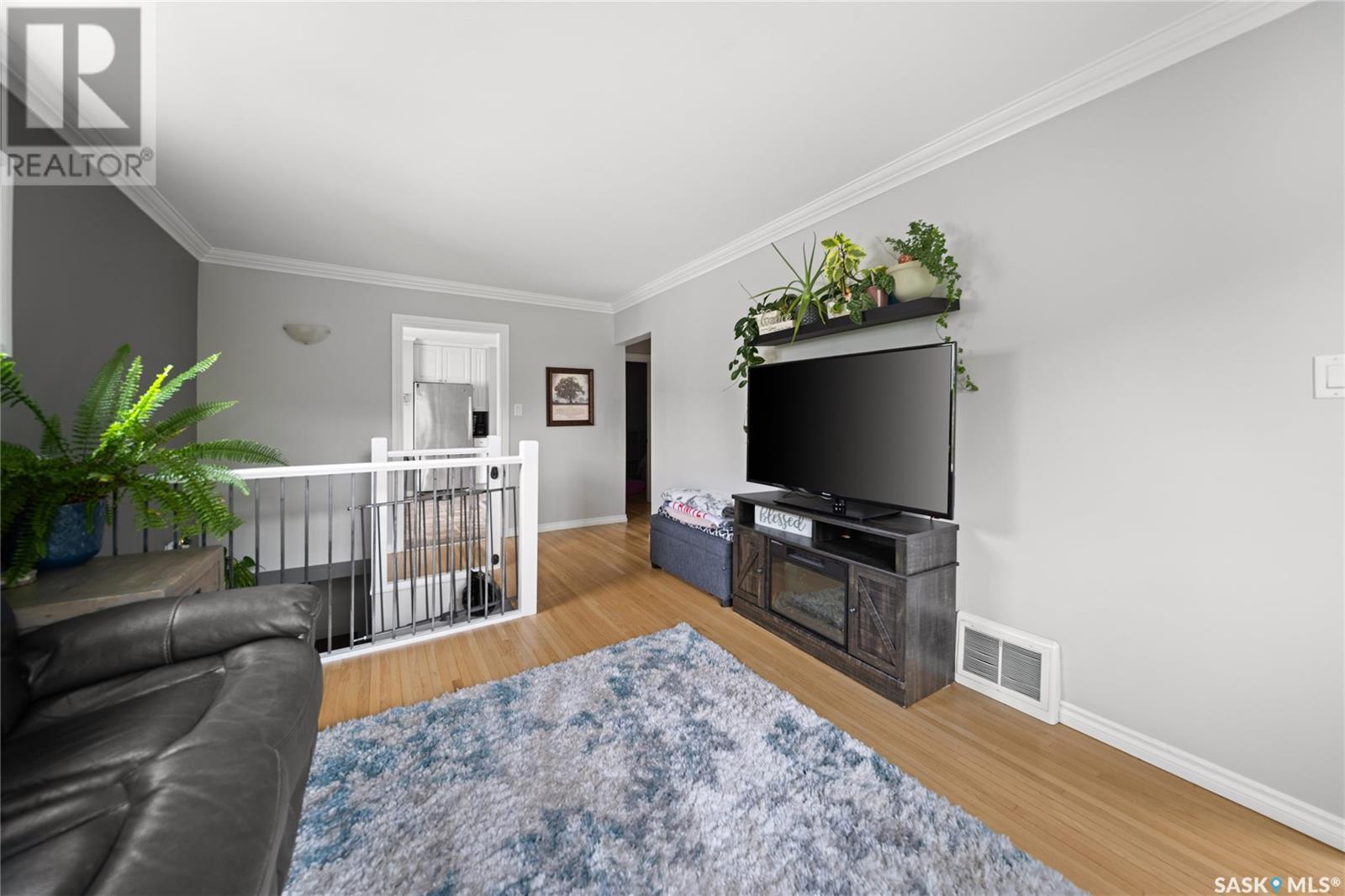 Single Family House Raised bungalow for Sale in  York STREET Regina 