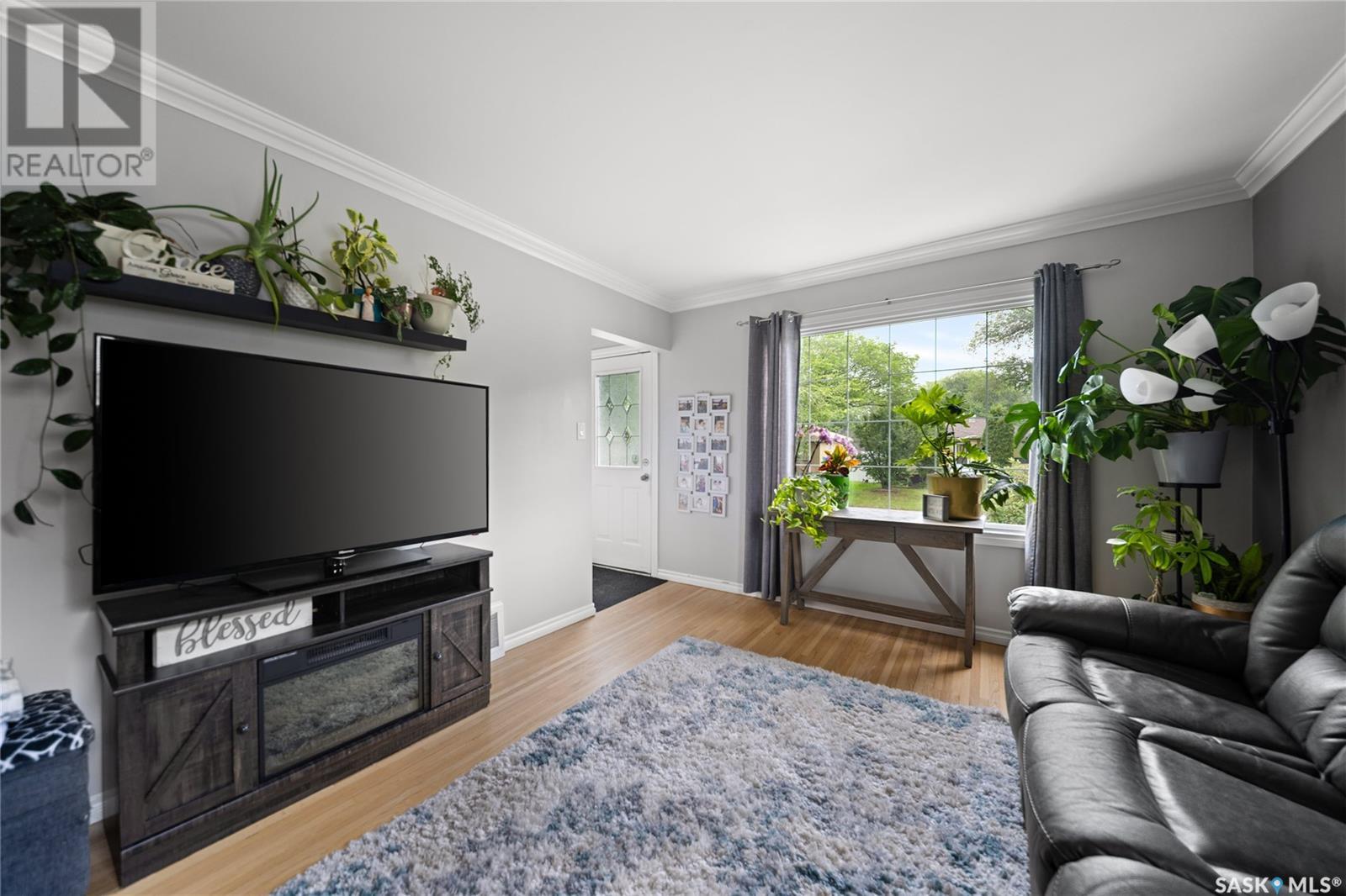 Single Family House Raised bungalow for Sale in  York STREET Regina 
