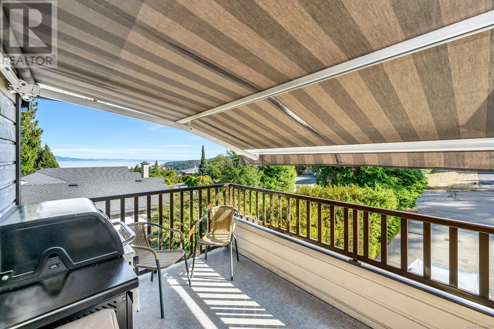  800 Seamist Place, Saanich