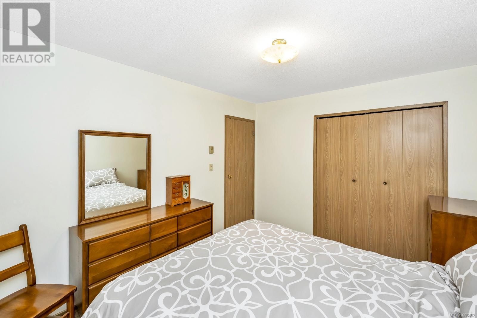  800 Seamist Place, Saanich