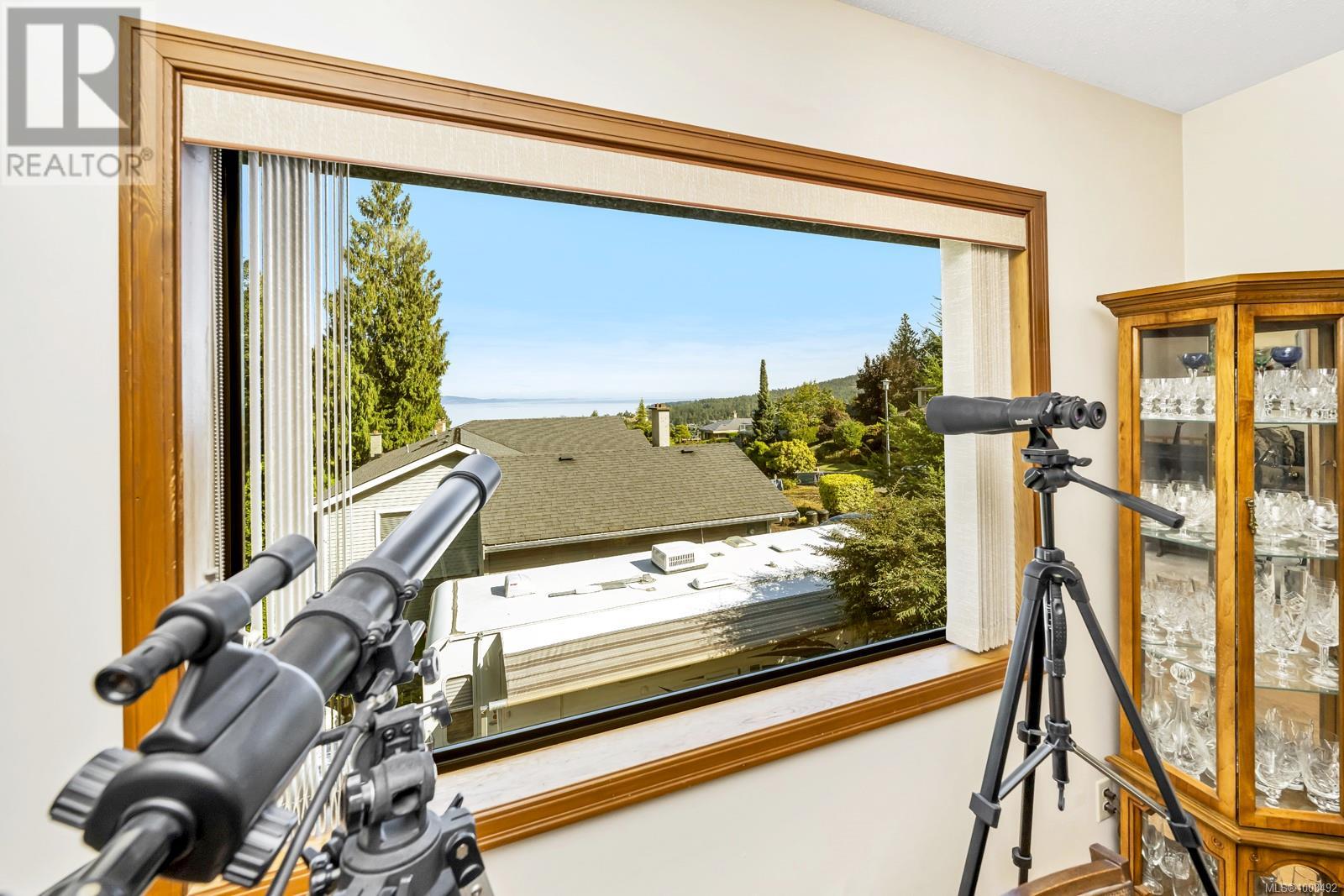  800 Seamist Place, Saanich