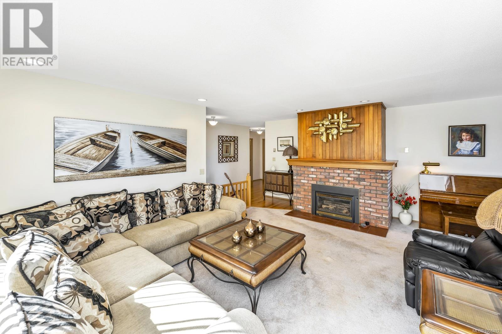 800 Seamist Place, Saanich