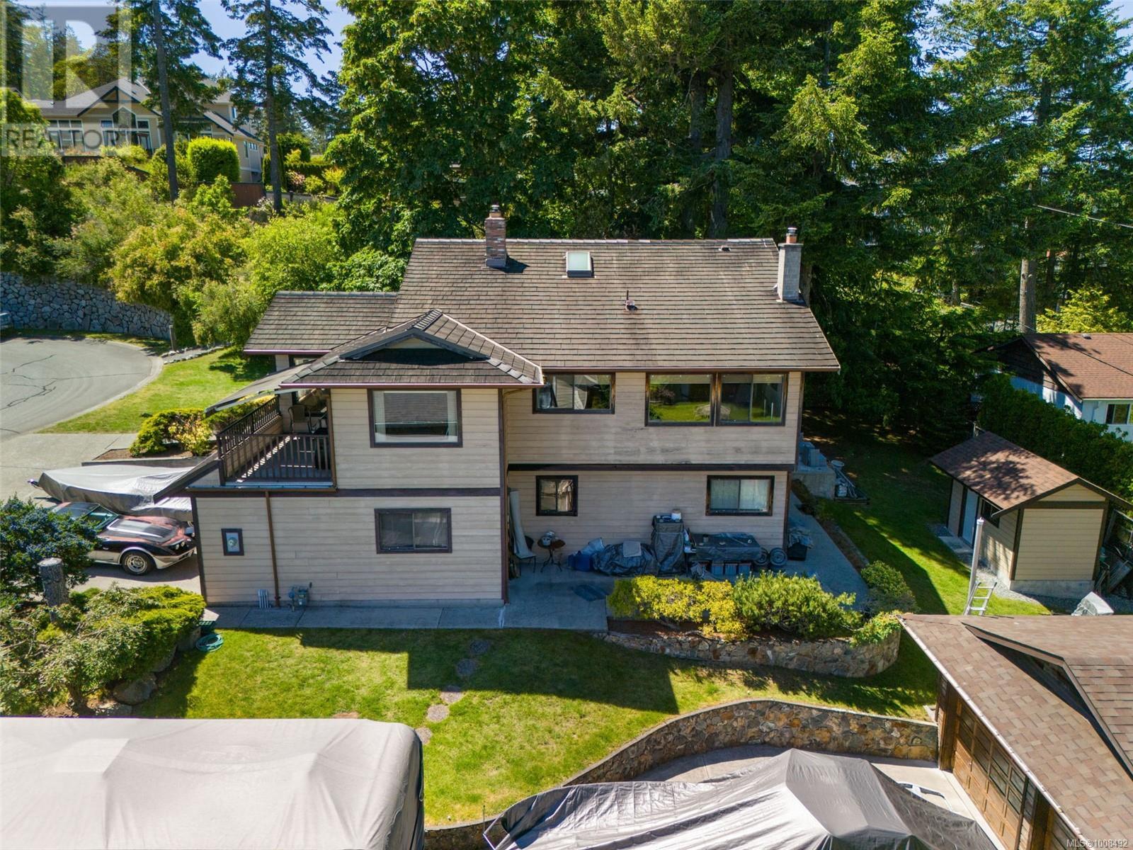  800 Seamist Place, Saanich