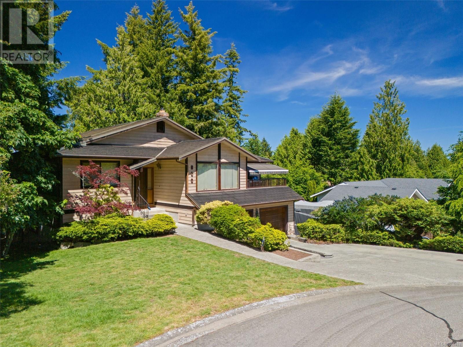  800 Seamist Place, Saanich